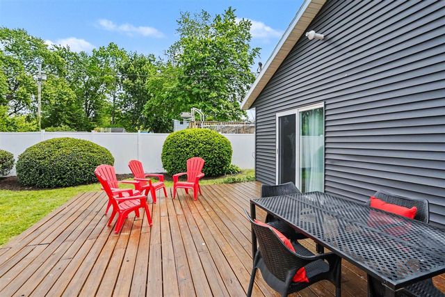 823 W Merchant Street, New Buffalo, MI 49117