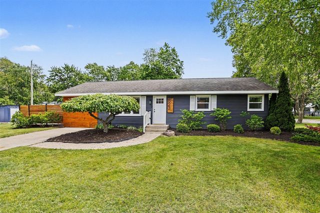823 W Merchant Street, New Buffalo, MI 49117