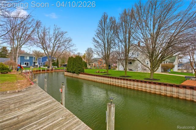 37886 Sunnybrook Street, Harrison Charter Township, MI 48045