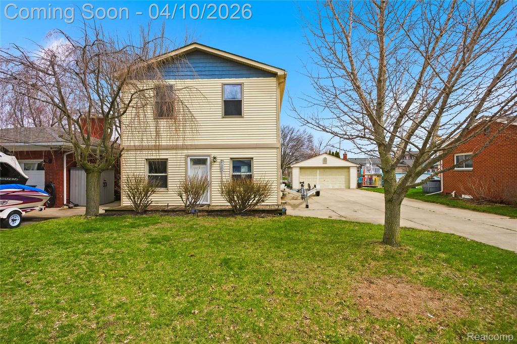 37886 Sunnybrook Street, Harrison Charter Township, MI 48045