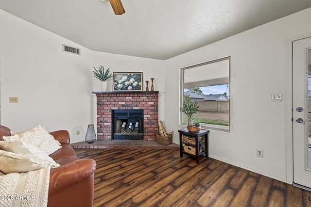 4111 E DOVER Street E, Mesa, AZ 85205