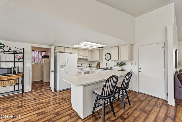 4111 E DOVER Street E, Mesa, AZ 85205