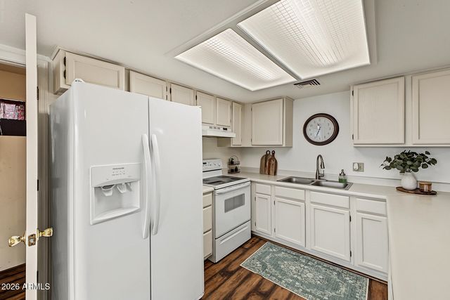 4111 E DOVER Street E, Mesa, AZ 85205