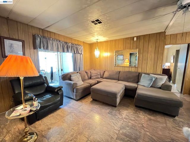 2698 Pueblo Creek, Hayward, CA 94545