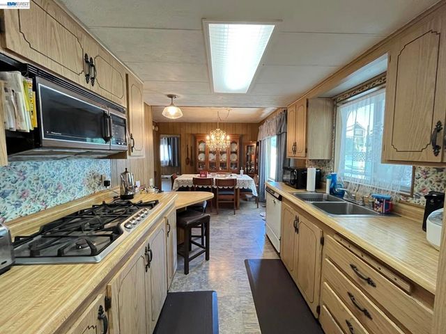 2698 Pueblo Creek, Hayward, CA 94545