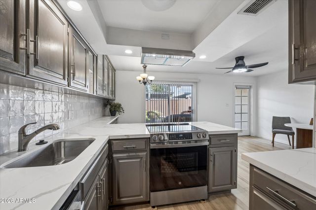 8135 N Central Avenue Avenue 4, Phoenix, AZ 85020