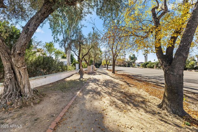8135 N Central Avenue Avenue 4, Phoenix, AZ 85020