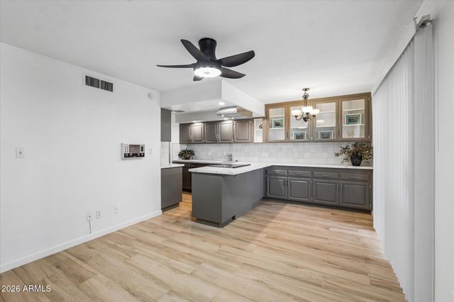 8135 N Central Avenue Avenue 4, Phoenix, AZ 85020