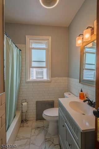 266 Columbia Ave, Jersey City, NJ 07307
