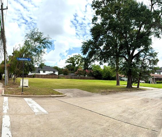 9746 Cedardale Drive, Houston, TX 77055