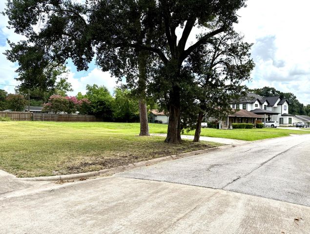 9746 Cedardale Drive, Houston, TX 77055