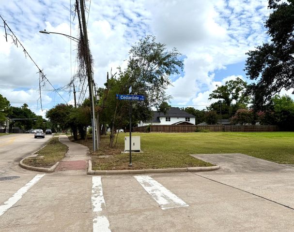 9746 Cedardale Drive, Houston, TX 77055