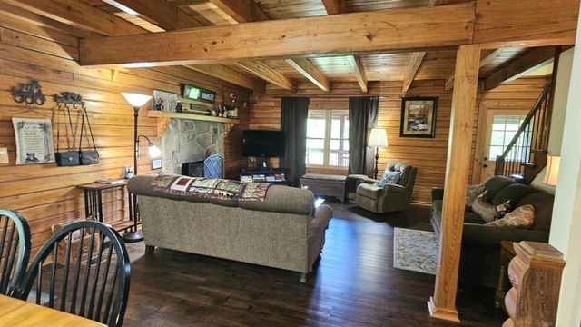 200 Peachtree Lane, Tellico Plains, TN 37385