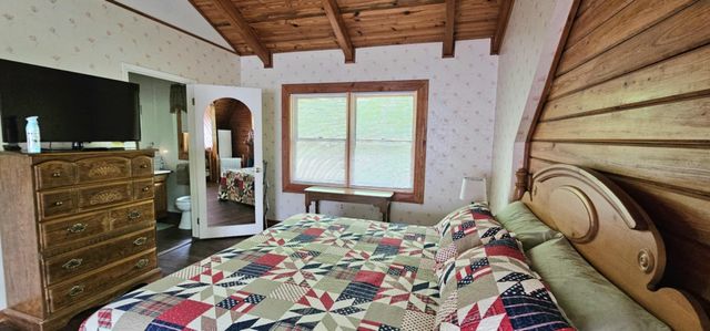 200 Peachtree Lane, Tellico Plains, TN 37385