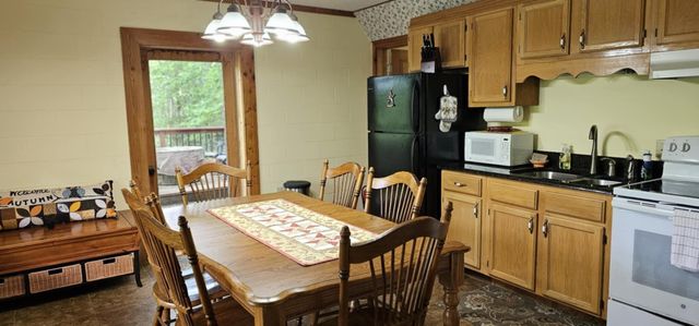 200 Peachtree Lane, Tellico Plains, TN 37385