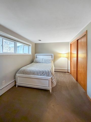 108 E South Street, Freeport, IL 61032