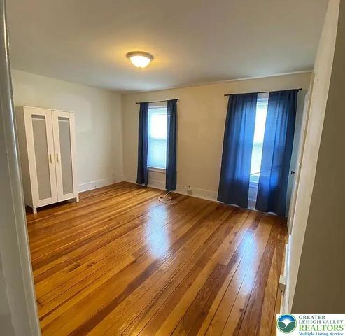 528 Selfridge Street, Bethlehem City, PA 18015