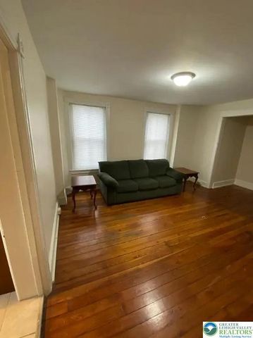 528 Selfridge Street, Bethlehem City, PA 18015