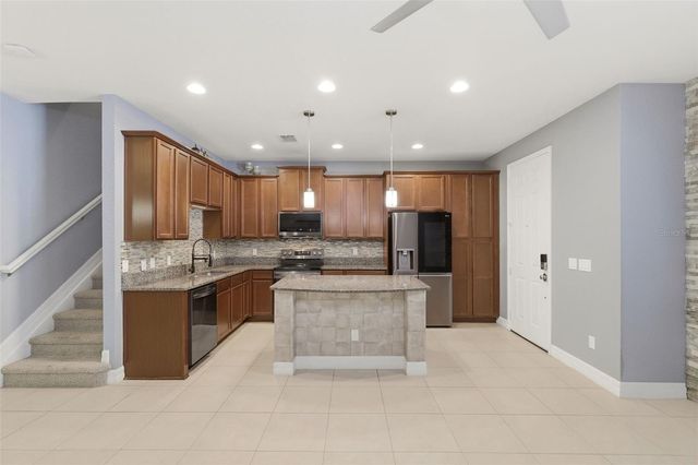 10016 EAGLE CREEK CENTER BOULEVARD, Orlando, FL 32832