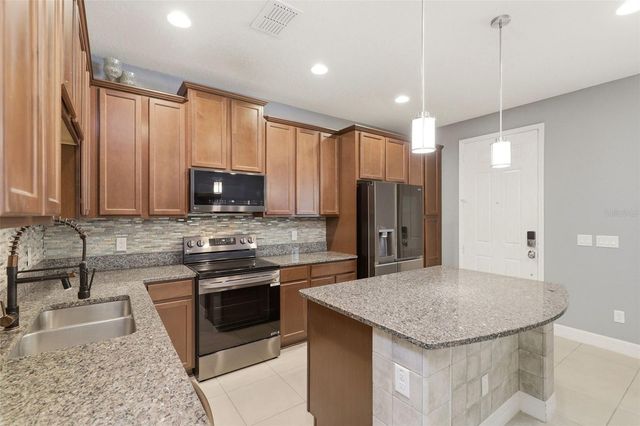10016 EAGLE CREEK CENTER BOULEVARD, Orlando, FL 32832