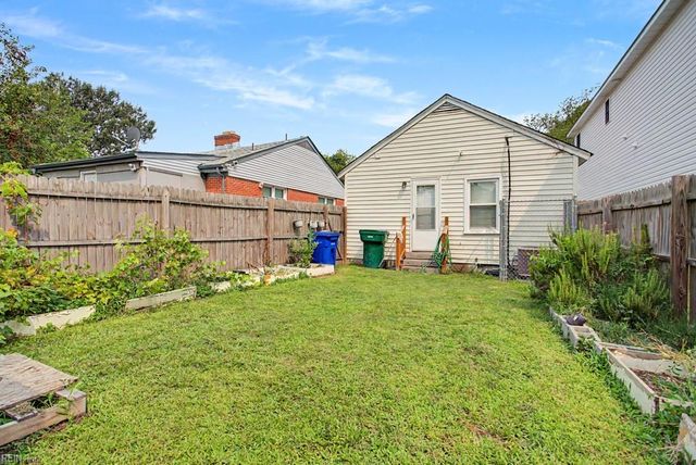822 31st ST, Newport News, VA 23607