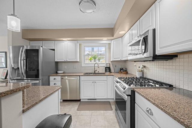 4688 5th Street, East Moline, IL 61244