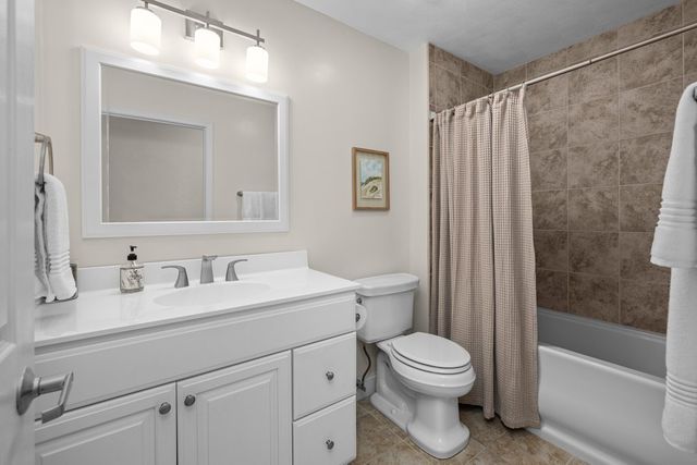 4688 5th Street, East Moline, IL 61244