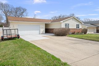 4688 5th Street, East Moline, IL 61244