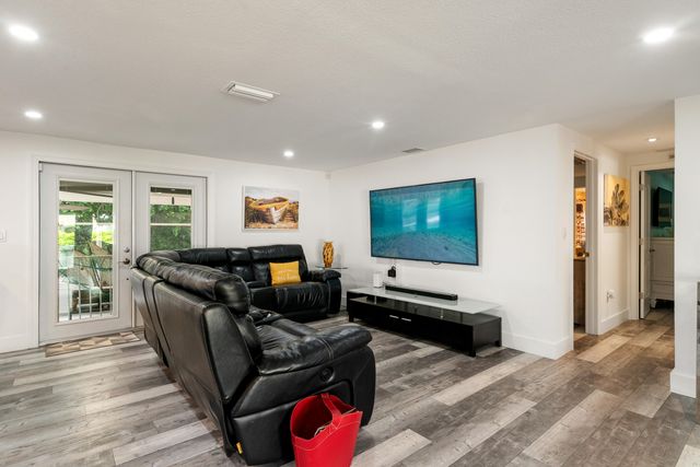 201 Pimilico Lane, Key Largo, FL 33037