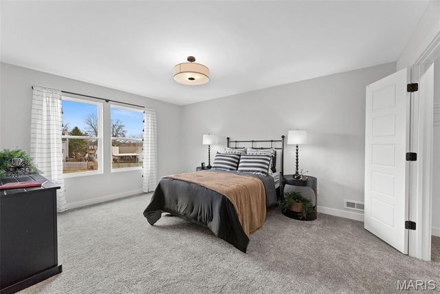 375 Kreder Ridge Circle, St Charles, MO 63304