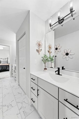 375 Kreder Ridge Circle, St Charles, MO 63304