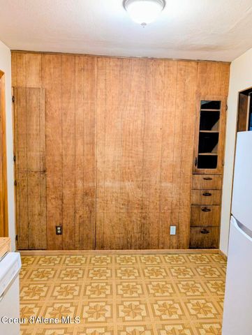 6873 Hill Side Aly, Bonners Ferry, ID 83805