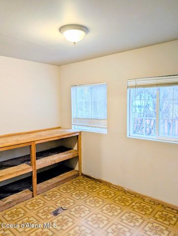 6873 Hill Side Aly, Bonners Ferry, ID 83805