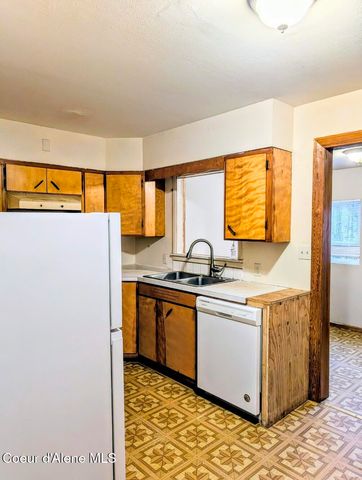 6873 Hill Side Aly, Bonners Ferry, ID 83805