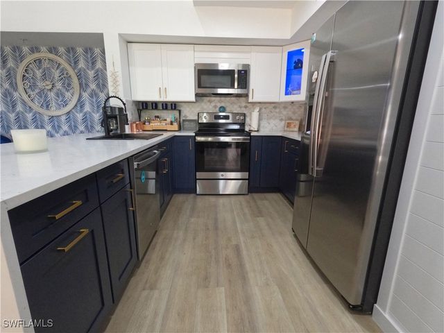 1160 Wildwood Lakes BLVD 304, Naples, FL 34104