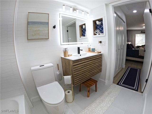 1160 Wildwood Lakes BLVD 304, Naples, FL 34104