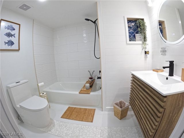 1160 Wildwood Lakes BLVD 304, Naples, FL 34104