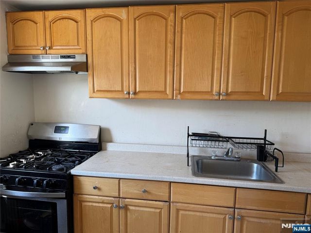 309 Hillside Avenue 6, Palisades Park, NJ 07650