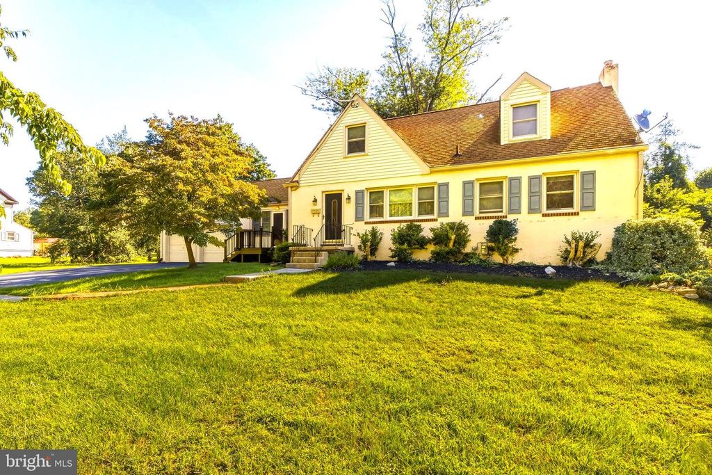 275 GLENWOOD AVE, WOODBURY HEIGHTS, NJ 08097 — photo 2
