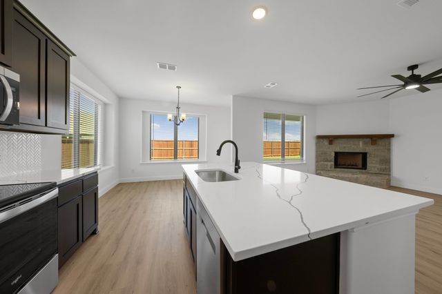 401 Barnfield Road, Cleburne, TX 76033