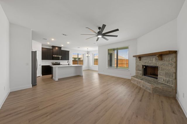 401 Barnfield Road, Cleburne, TX 76033