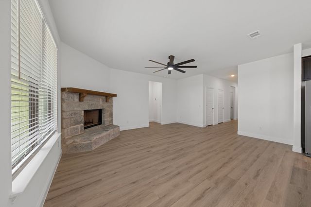 401 Barnfield Road, Cleburne, TX 76033