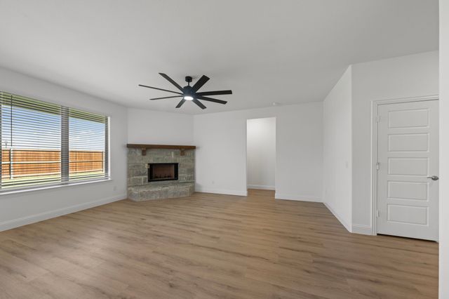401 Barnfield Road, Cleburne, TX 76033