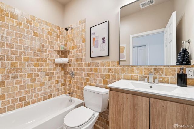 148 Peralta Avenue B, San Francisco, CA 94110