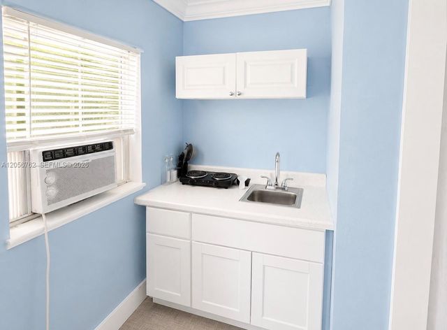 3461 Charleston Boulevard 2, Fort Lauderdale, FL 33312