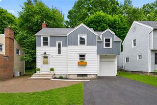 39 Stonecliff Drive, Greece, NY 14616