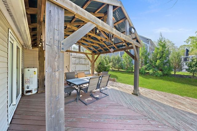 86 Prospect St, Canton, MA 02021