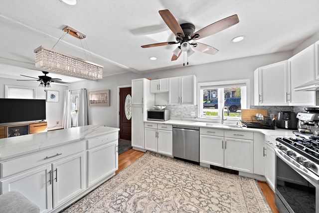 86 Prospect St, Canton, MA 02021