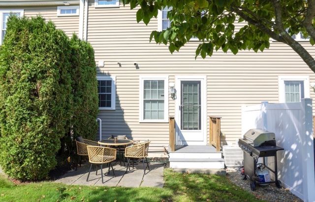 46 Boxberry Lane 46, Rockland, MA 02370