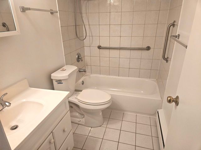 863 N Northwest Highway 2, Park Ridge, IL 60068